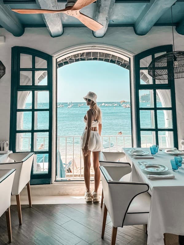 10 Destinations - Perfect For Solo Travelers